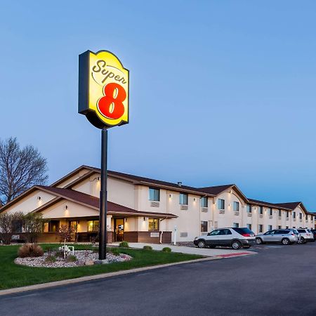 Super 8 By Wyndham Spirit Lake/Okoboji Exterior photo